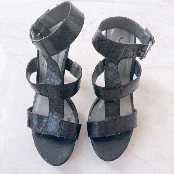 CL by Laundry strappy platform sandals black snake skin size 8M - Picture 2 of 8